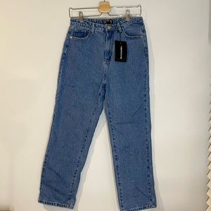 PRETTY LITTLE THING STRAIGHT LEG DENIM